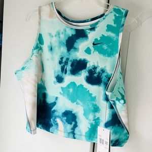 Nike Dri-Fit Slim Fit Workout Top Women